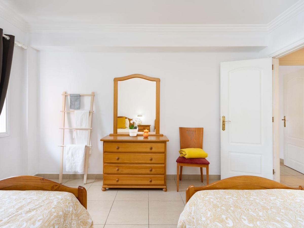 Live Los Cristianos Los Playeros Close To The Beach Arona  Exterior photo